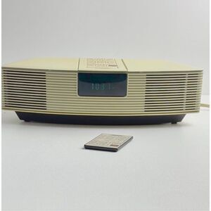 Bose Acoustic Wave Clock Radio AWR1-1W with Remote - Off White